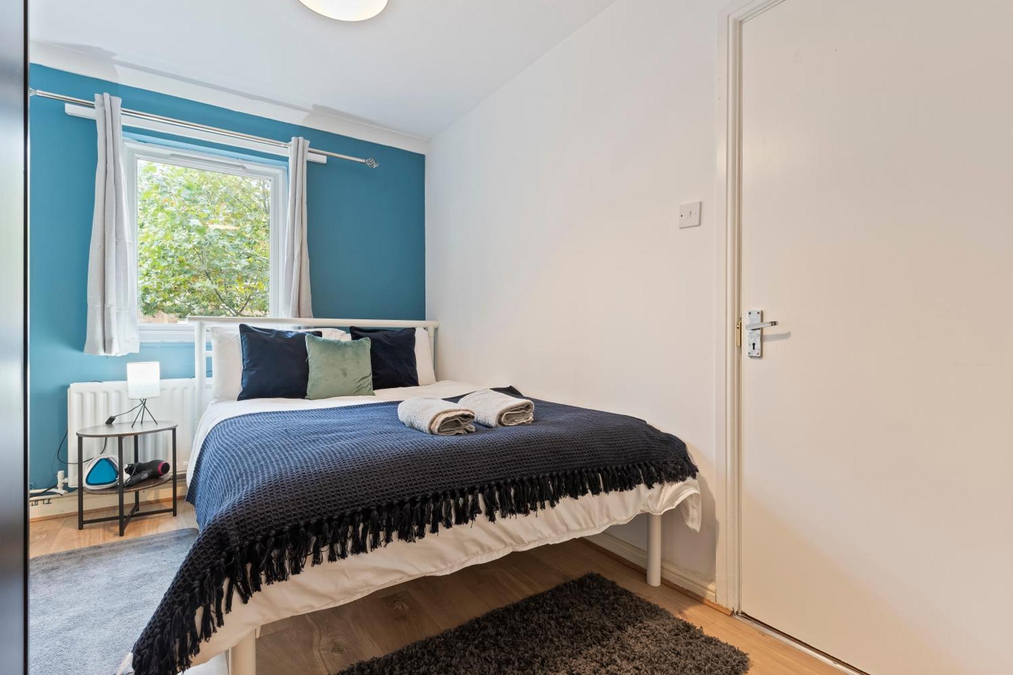 Lovely 4br House In The With Parking Londres
