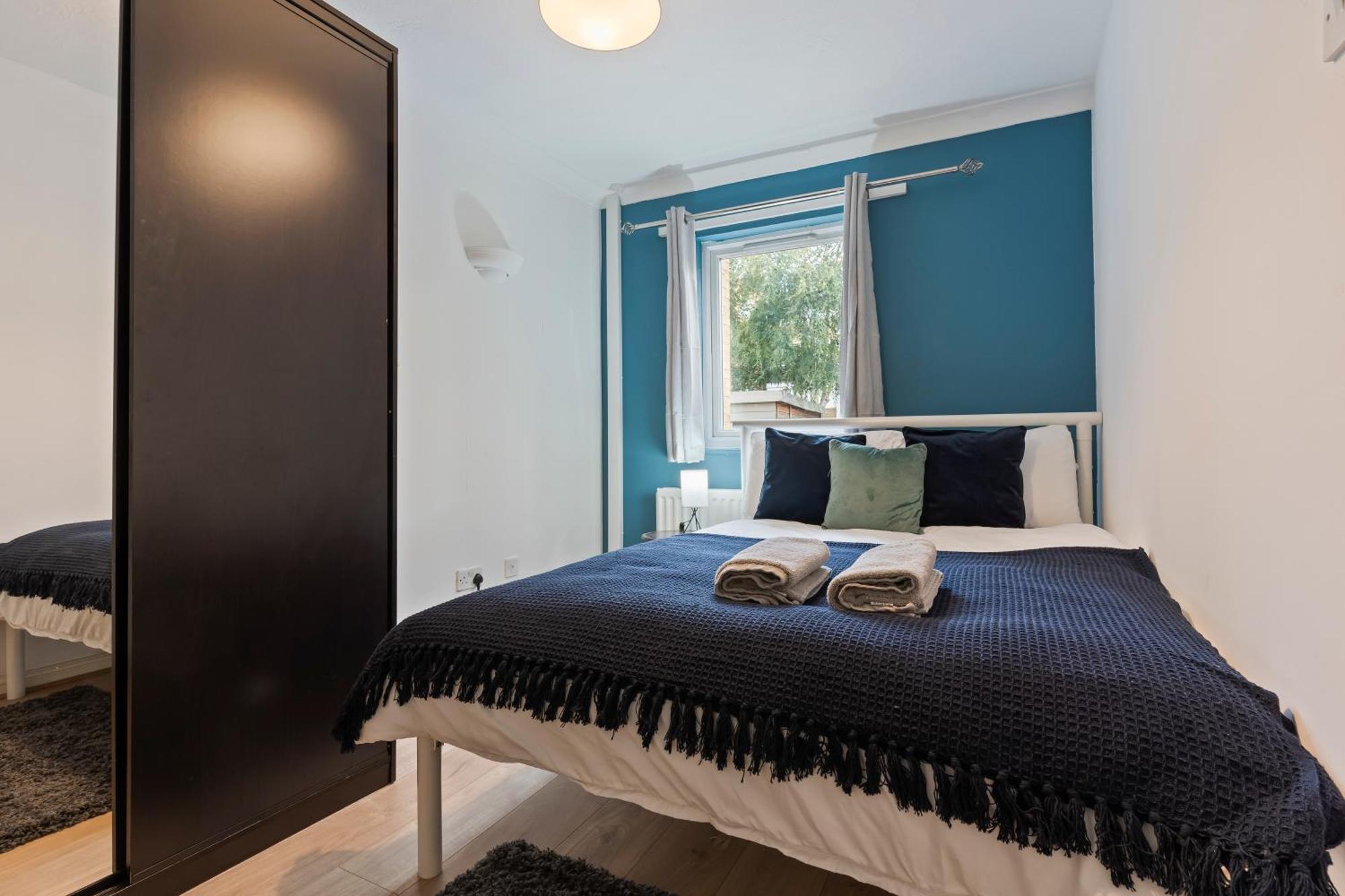 Lovely 4br House In The With Parking * Londres