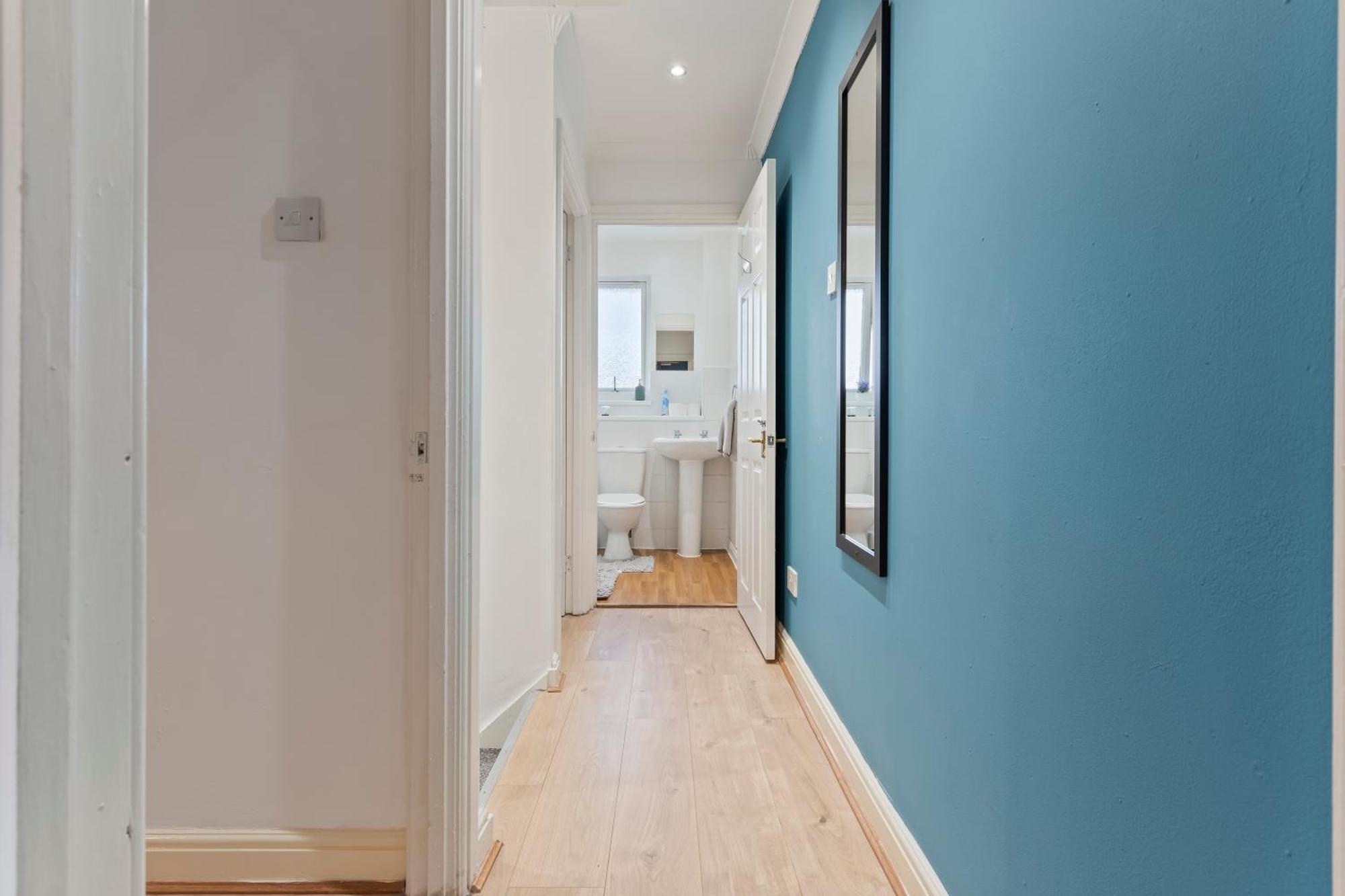 Lovely 4br House In The With Parking Londres
