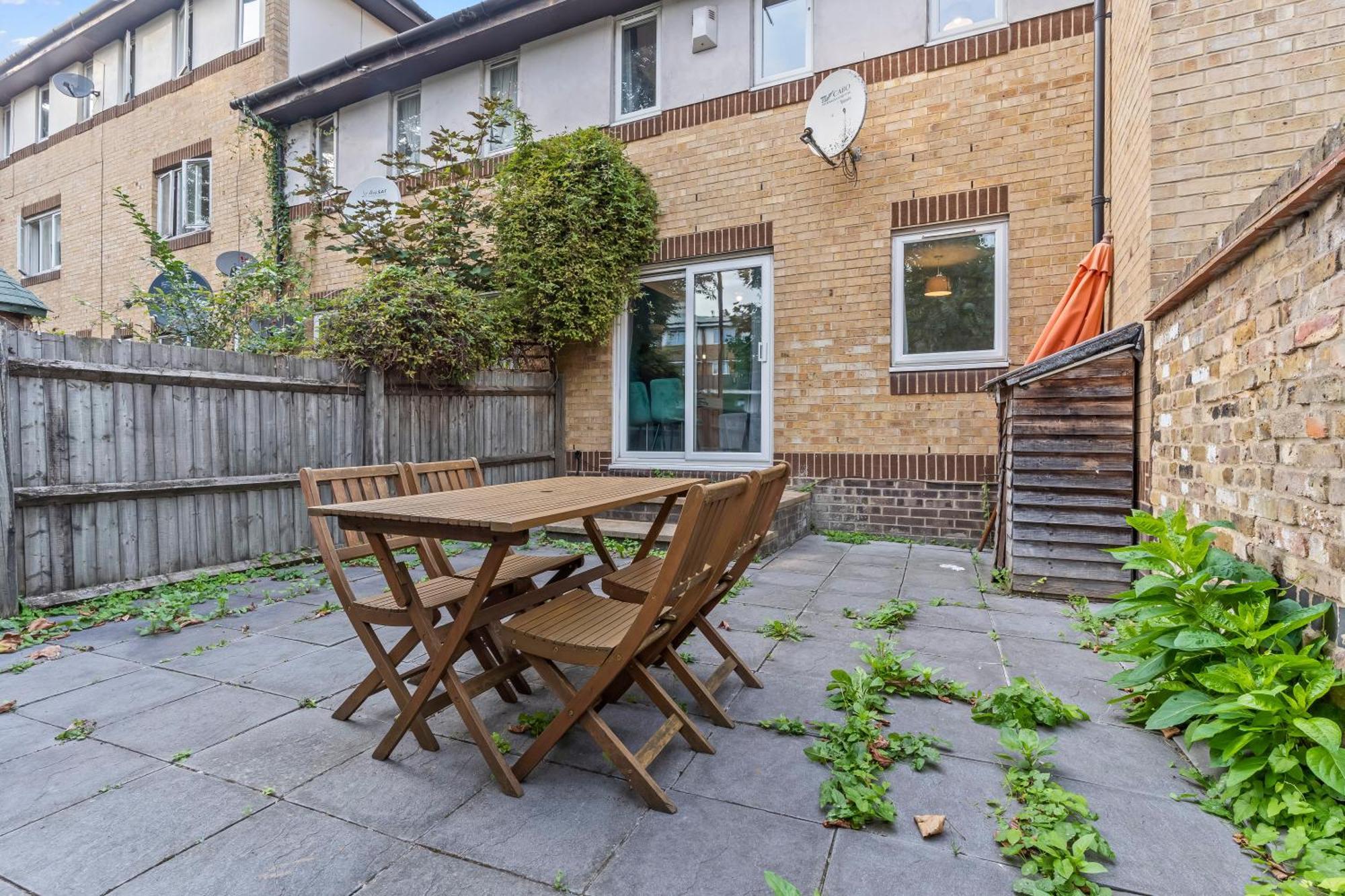 Lovely 4br House In The With Parking * Londres